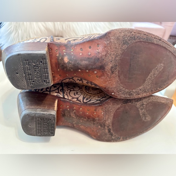 CORRAL BOOTS - BROWN FULL FLORAL EMBROIDERY SO UNUSUAL!!  Size 11!  EUC!!! - Picture 6 of 6